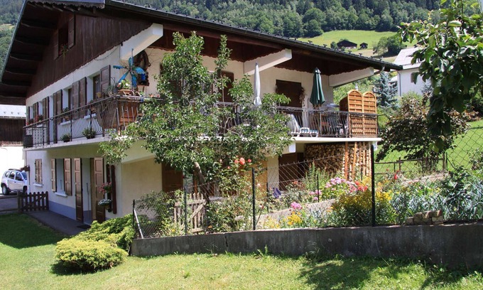 Areches Apartment | Spacious 2-BR Apartment for 4 in Heart of Arêches - Terrace, Parking & Ski Storage