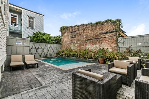 Faubourg Lafayette Apartment | Spacious 2BR in Prime Garden District Location w Pool