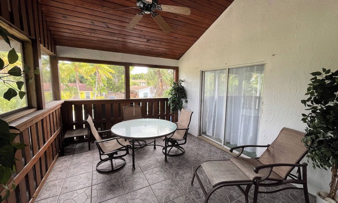 Central Oakland Park Apartment | Spacious 3-bedroom with AC and WiFi in brilliant Fort Lauderdale