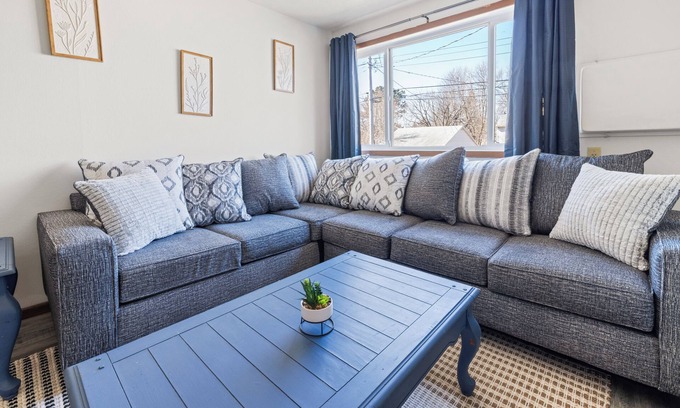 St. Cloud Apartment | Spacious 3-bedroom apartment with WiFi, AC in wonderful St. Cloud