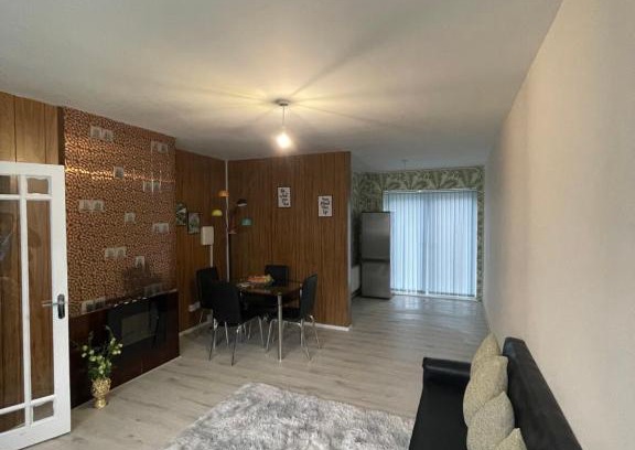 Wolverhampton House | Spacious 3-BR house perfect for Weekend getaway