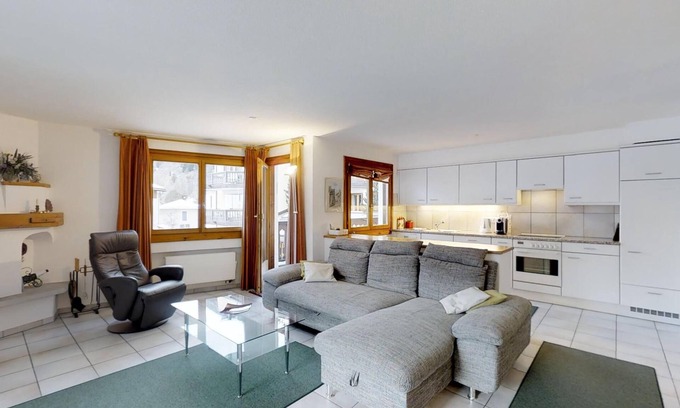 Silvaplana Apartment | Spacious 3½-room apartment on the second floor, ca.