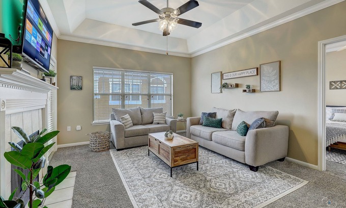 The Colony Apartment | Spacious 3BD w/King Bed, Pool & Gym – Near Grandscape, Legacy West, & Frisco!