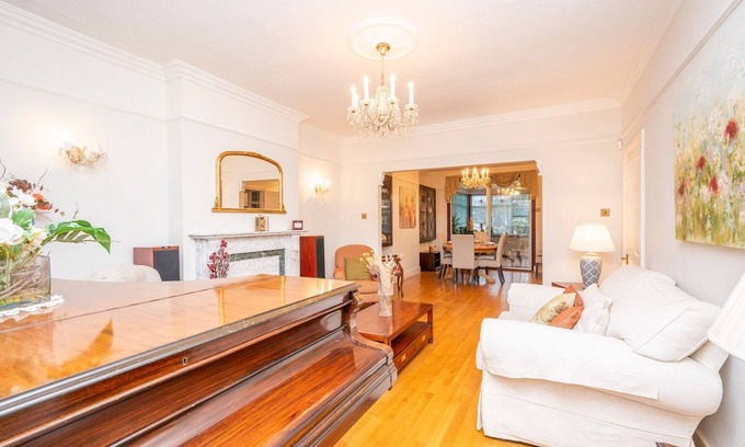 Anerley House | Spacious 3bedroom house near Crystal Palace London | Pass the Keys
