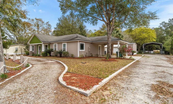 Southside House | Spacious 3BR and Boat parking@ Central River Golf Club