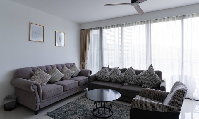 Laguna Apartment | Spacious 3BR Sea-View Condo Resort Amenities 2708