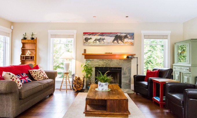 Upper Village House | Spacious 4 Bed, Private Hot Tub, Garage, Walk to Slopes, Sleeps 8