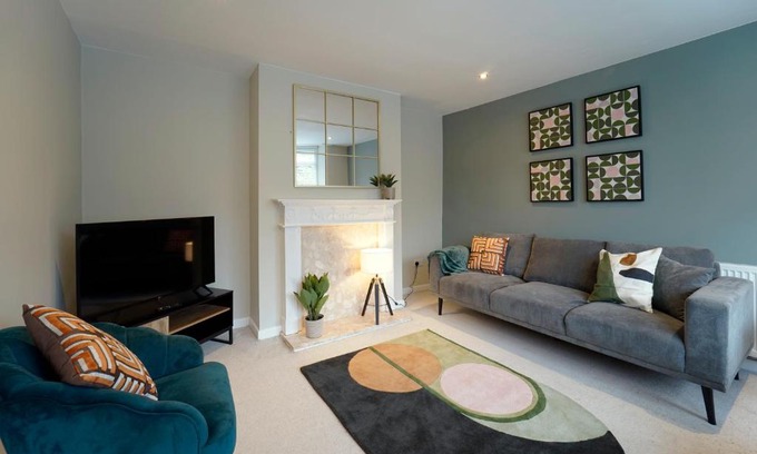 Wetherby House | Spacious 4 bed town house in central Wetherby, sleeps 9, perfect for contractors or groups