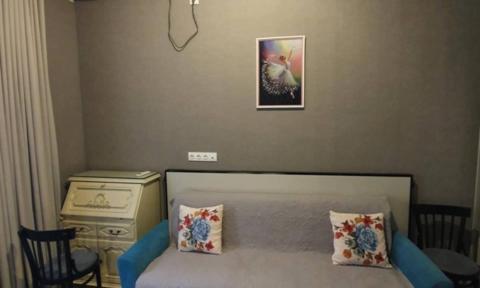 Chugureti Apartment | Spacious 4-bedroom apartment with WiFi, AC in a historical Tbilisi neighborhood