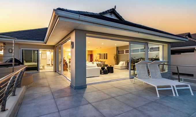 Ballito Apartment | Spacious 4-bedroom apartment in Simbithi Eco Estate, Ballito