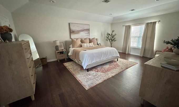 Massapequa House | Spacious 4-bedroom house in tranquil Massapequa available for US Ryders Cup