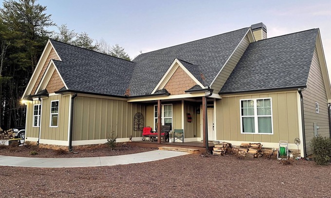 Tate House | Spacious 4-bedroom house in charming Fairmount with WiFi, AC fire pit Hot Tub