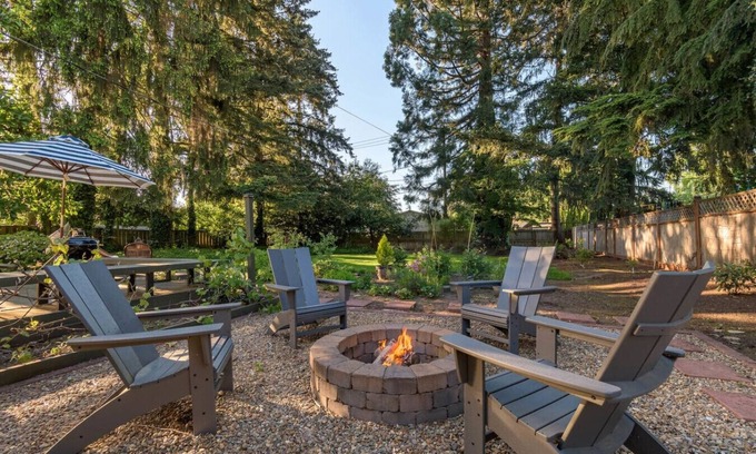 Central Oregon House | Spacious 4 bedroom home close to University, Stadium; Private yard