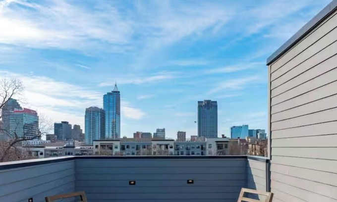 Downtown House | Spacious 4 Bedroom House in Charming Downtown Raleigh with Amazing Views!