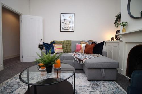 Adamsdown Apartment | Spacious 4 bedroom house - Moira Lodge by Tŷ SA