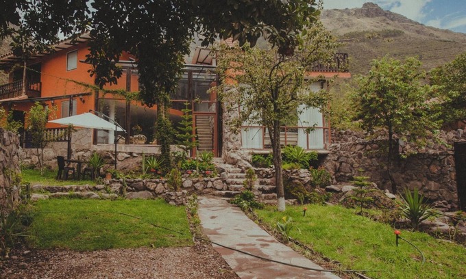Huaran House | Spacious 4-bedroom house in enjoyable Calca with WiFi