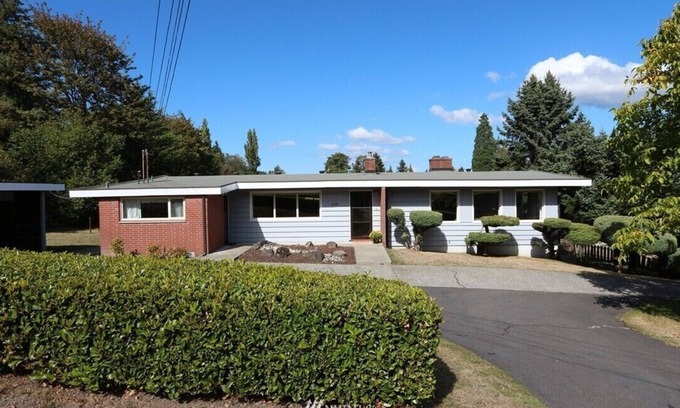 SeaTac House | Spacious 4-bedroom house in amazing SeaTac with AC