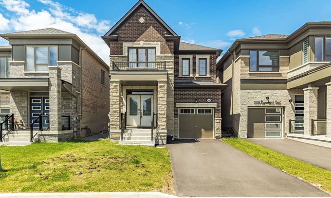 Pickering House | Spacious 4BR Family Home w/King Suite, Parking & Full Kitchen