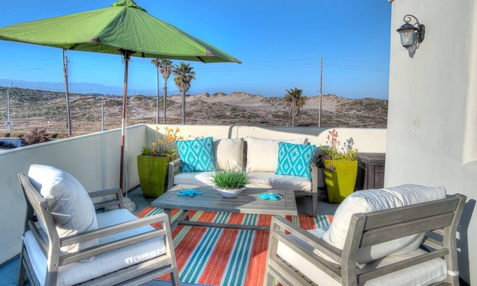 Oxnard Shores House | Spacious 4BR w/ Rooftop Deck, Fire Pit/Steps to Shore