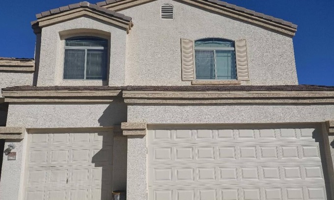 San Tan Heights House | Spacious 5-bedroom house with WiFi and AC in San Tan Valley,