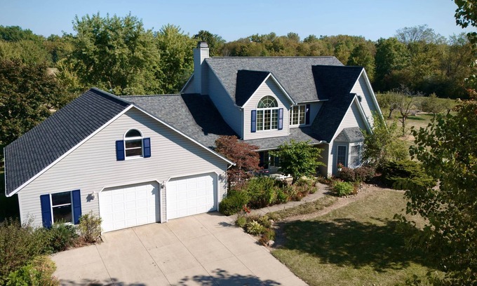 LaGrange House | Spacious 5 bedroom 16+ guests on 14 acres with fishing