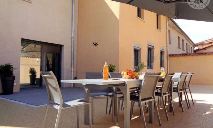 Montchal Cottage | Spacious 5-Bedroom Cottage with Terrace, Garden & Jacuzzi in Montchal