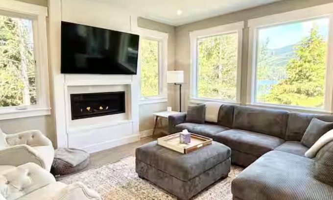 Sudden Valley House | Spacious 5-bedroom home w/Lake access, AC in beautiful Sudden Valley/Bellingham,
