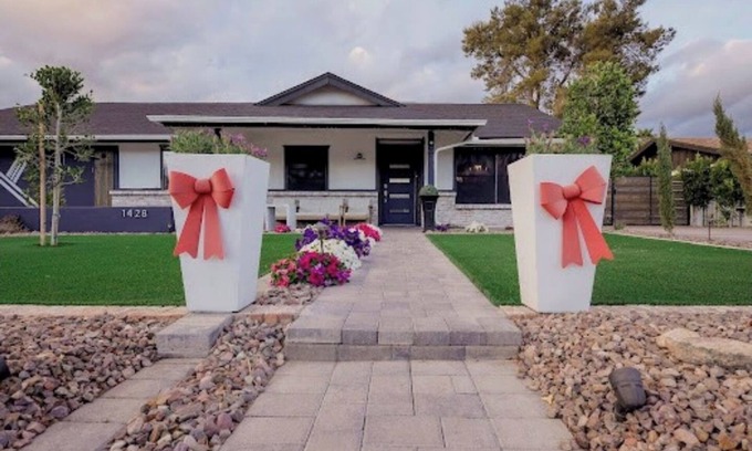 Lehi House | Spacious 5-bedroom house in charming Mesa with AC