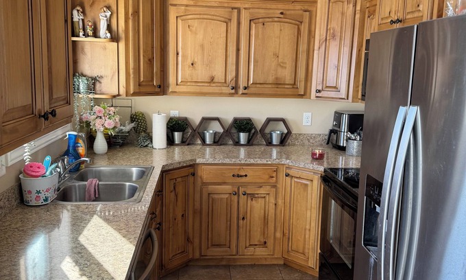 Idaho Falls House | Spacious 5-bedroom house in delightful Idaho Falls with AC, WiFi