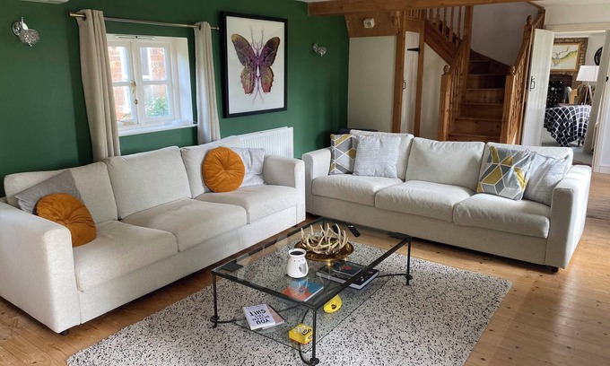 Tilney Fen End House | Spacious 6-Bed Countryside Home Surrounded by Nature