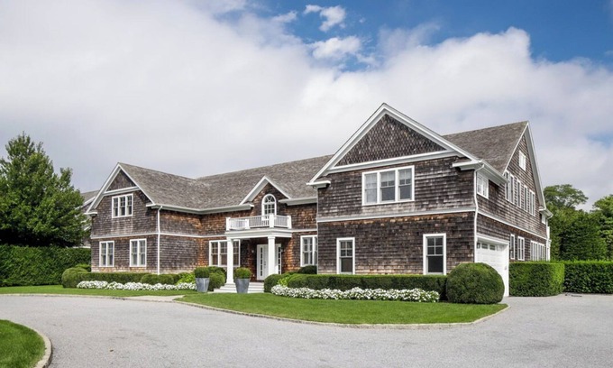 Village of Southampton House | Spacious 6-bedroom house in enchanting Southampton with pool & fitness room