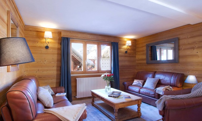 Les Deux Alpes Ski Chalet | Spacious 8-room chalet, 15 people, sauna, fireplace, Les Deux Alpes