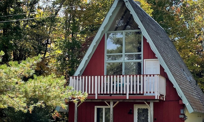 Stratton and Bromley Ski Areas House | Spacious A-Frame chalet, minutes to Stratton Mountain, Winhall, VT