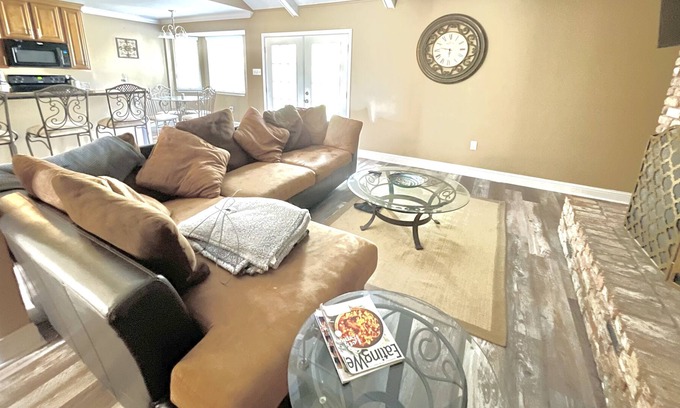 Slidell House | Spacious and Bright 3bd/2ba