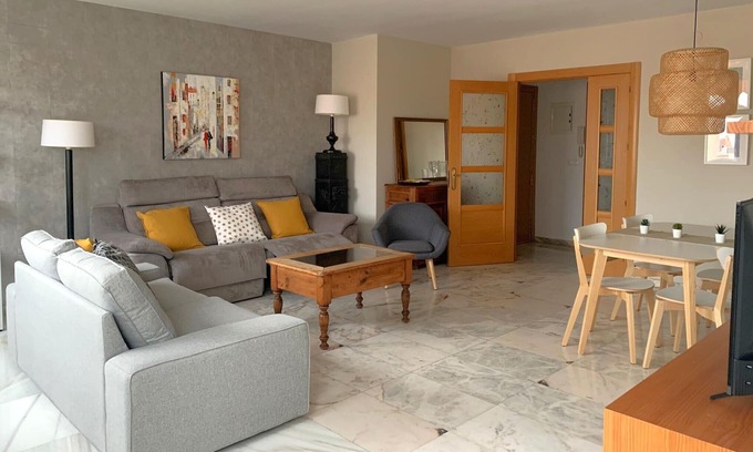 Fuengirola Apartment | Spacious and bright apartment next to the beach