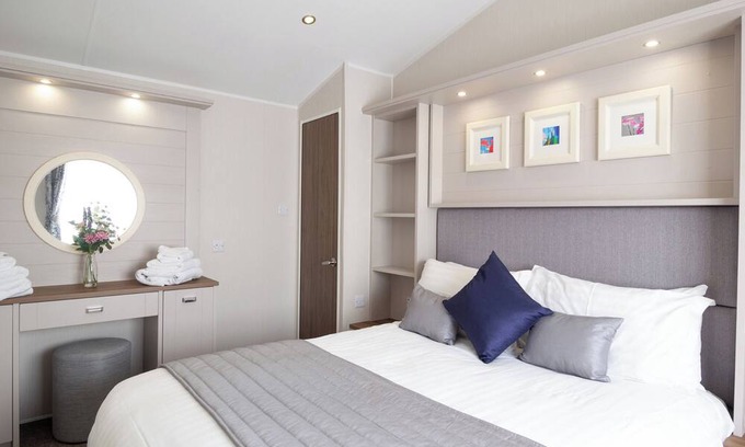 Lendalfoot House | Spacious and contemporary holiday home providing superb space and comfort.