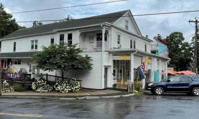 Roxbury Apartment | Spacious and stylish apartment in the heart of Roxbury, NY