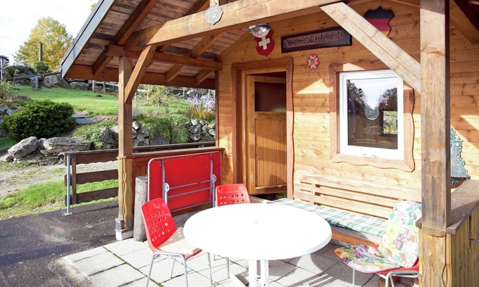 Urberg Villa | Spacious apartment in a Black Forest house with common room