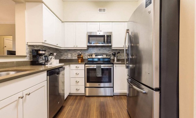 Waltham Apartment | Spacious Apt with Balcony - ABH-1721