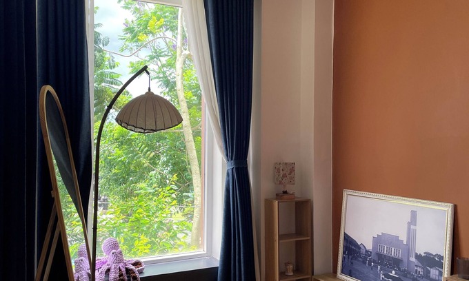 Da Lat House | Spacious Balcony Room with Lake View – City Square