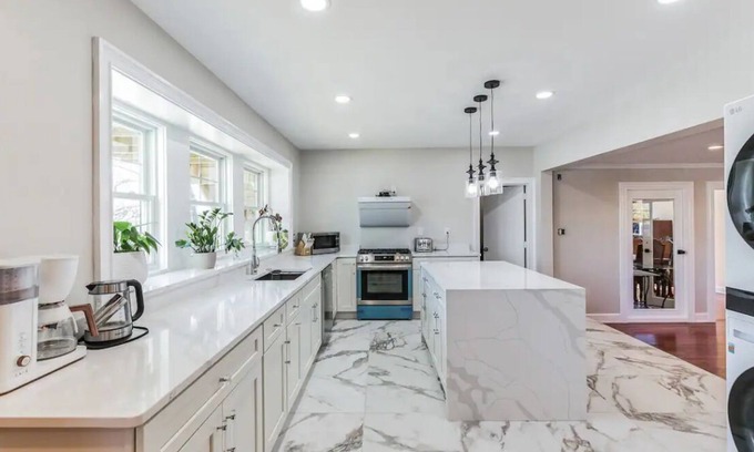 Auburndale Apartment | Spacious beautiful 3-bedroom, 2-bathroom home just 2 minutes from I-90 and I-95