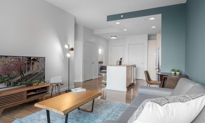 Chinatown Apartment | Spacious + Bright 1BR in Theater District w/ Gym by Blueground