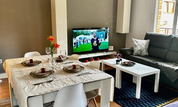 El Guinardo Apartment | Spacious, bright and peaceful apartment with panoramic views of Barcelona