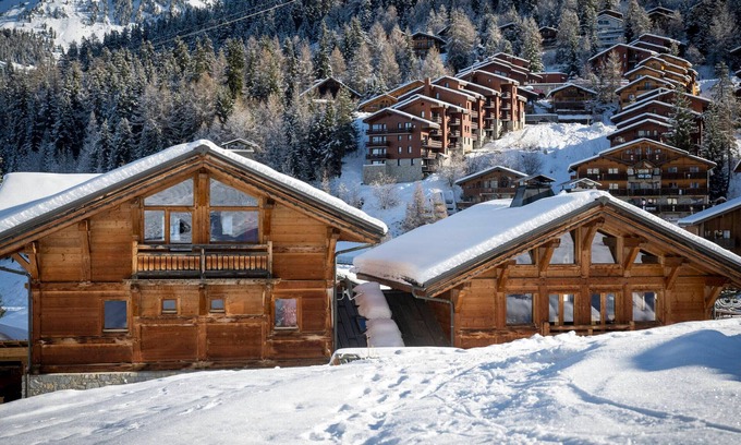 Plagne 1800 Ski Chalet | Spacious Chalet · Ski-in/Ski-out · Hot Tub & Sauna · Stunning Views · Sleeps 15