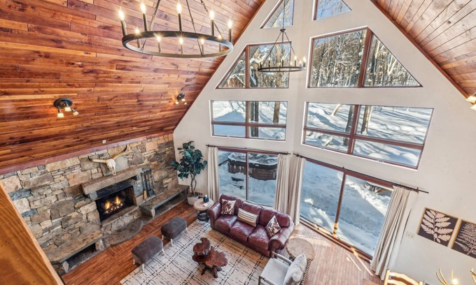 Stahlstown Cabin | Spacious Cabin-Laurel Highlands-Bike-Hike-Raft-Ski-Golf, Black Fern Cabin