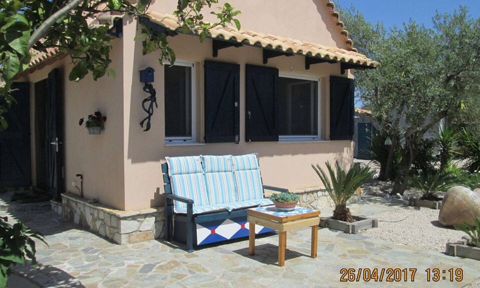 Messini House | Spacious chalet on a plot of 4000m2 with fruit trees near the beach in Messinia