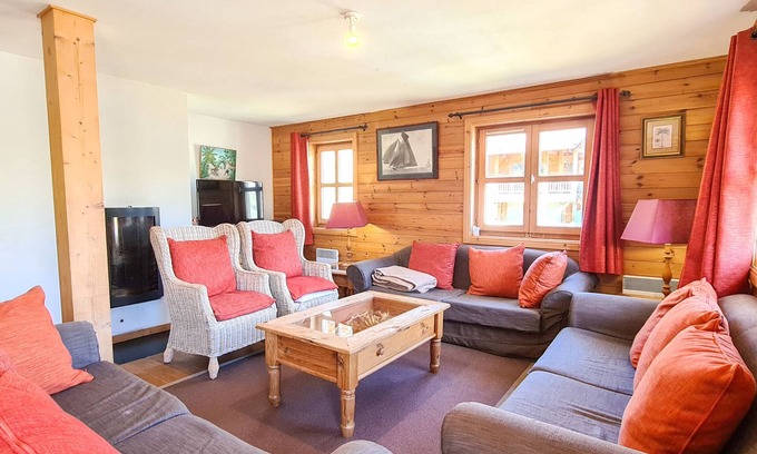 Flaine Ski Chalet | Spacious Chalet with Sauna, Fireplace & South-Facing Terrace