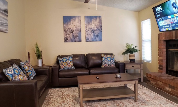 Tucson House | 💖Spacious,Clean&Comfy|King Bed|Carport|AC|PetsOk
