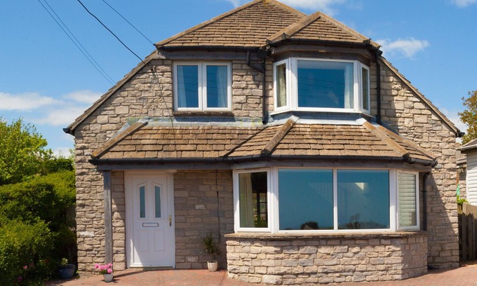 Worth Matravers House | Spacious Coastal House with Stunning Sea Views N Near Sea & Sandy Beaches