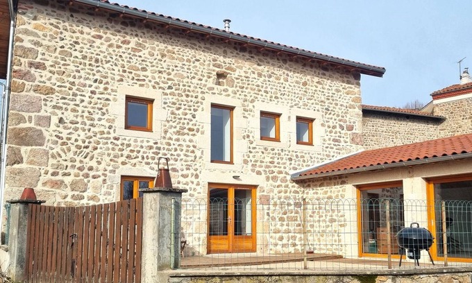 Verrieres-en-Forez Cottage | Spacious cottage with panoramic views, close to nature